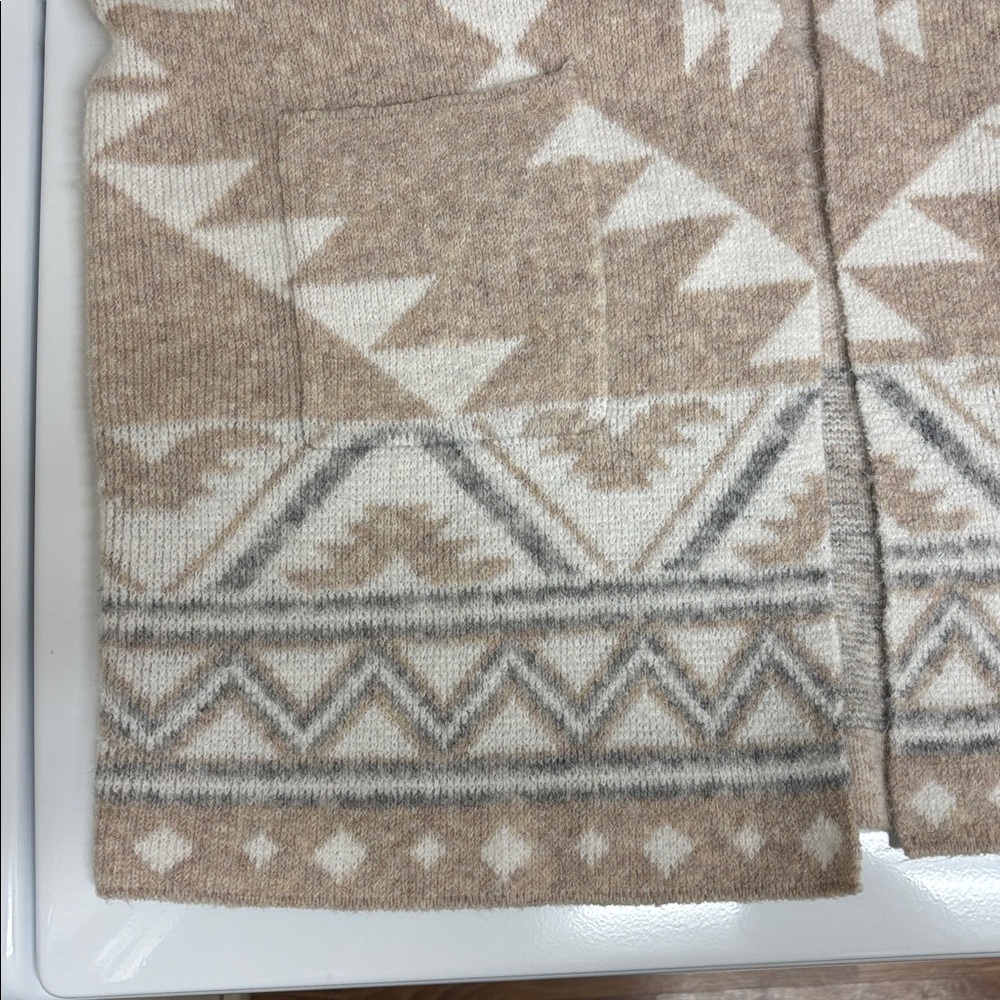 Frye Women's Geometric Beige and White Cardigan Size Large - Picture 4 of 10